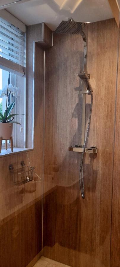 Quaint Little Guest Suite With Private Parking Newport  Exteriör bild