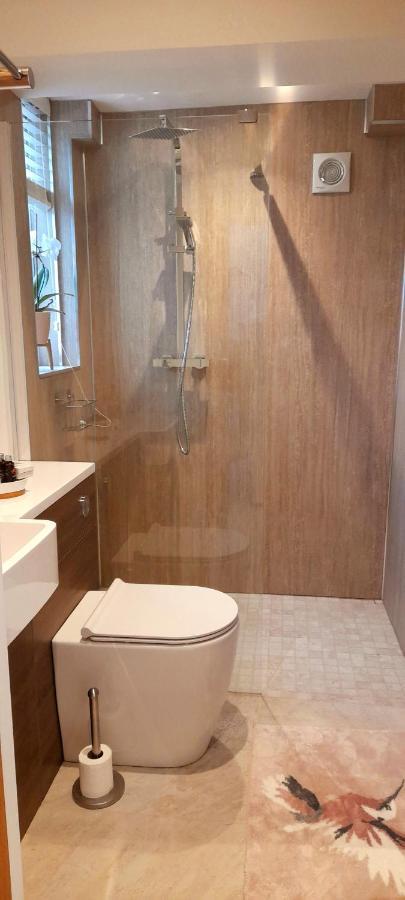Quaint Little Guest Suite With Private Parking Newport  Exteriör bild